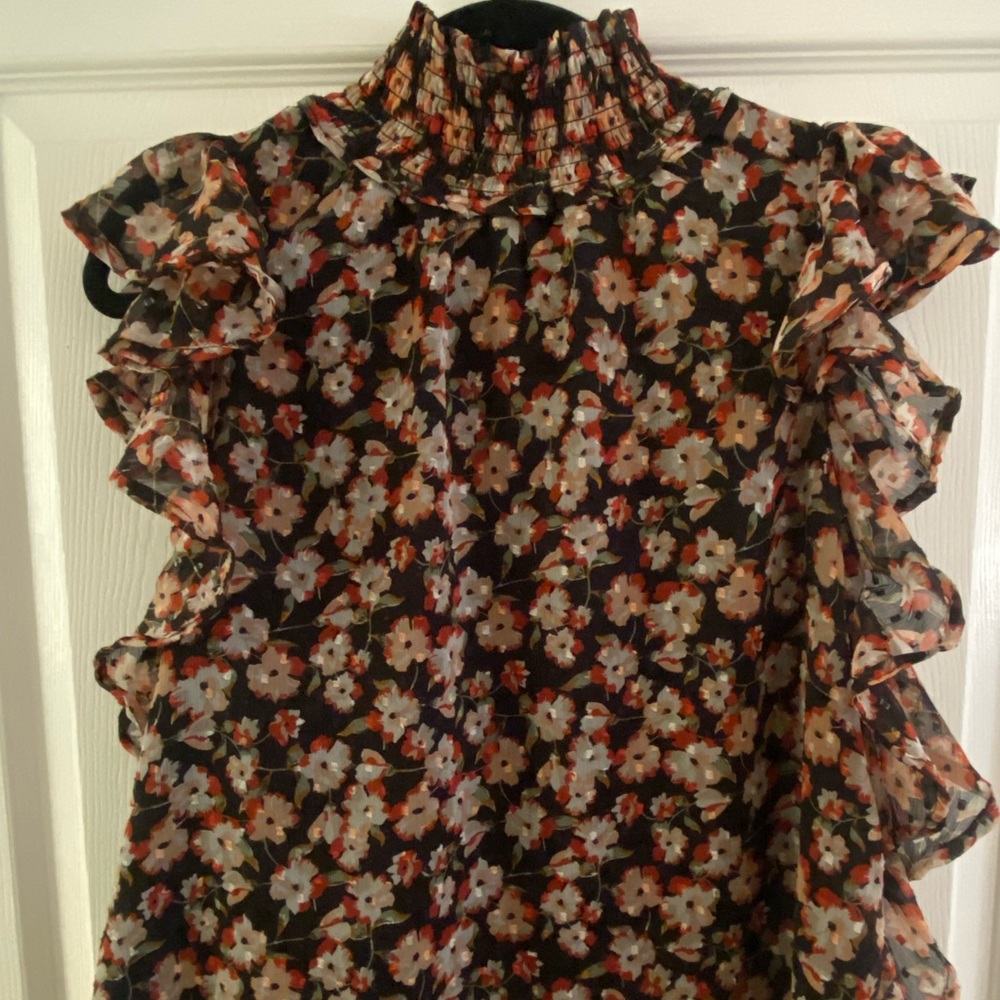 NWT Francesca Floral Mock Neck Blouse